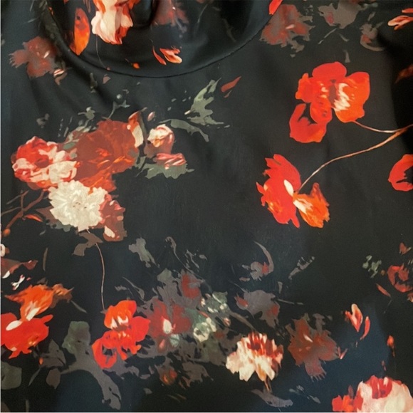 Wilfred Floral Long Sleeved Turtleneck Top Size Small - Picture 12 of 15